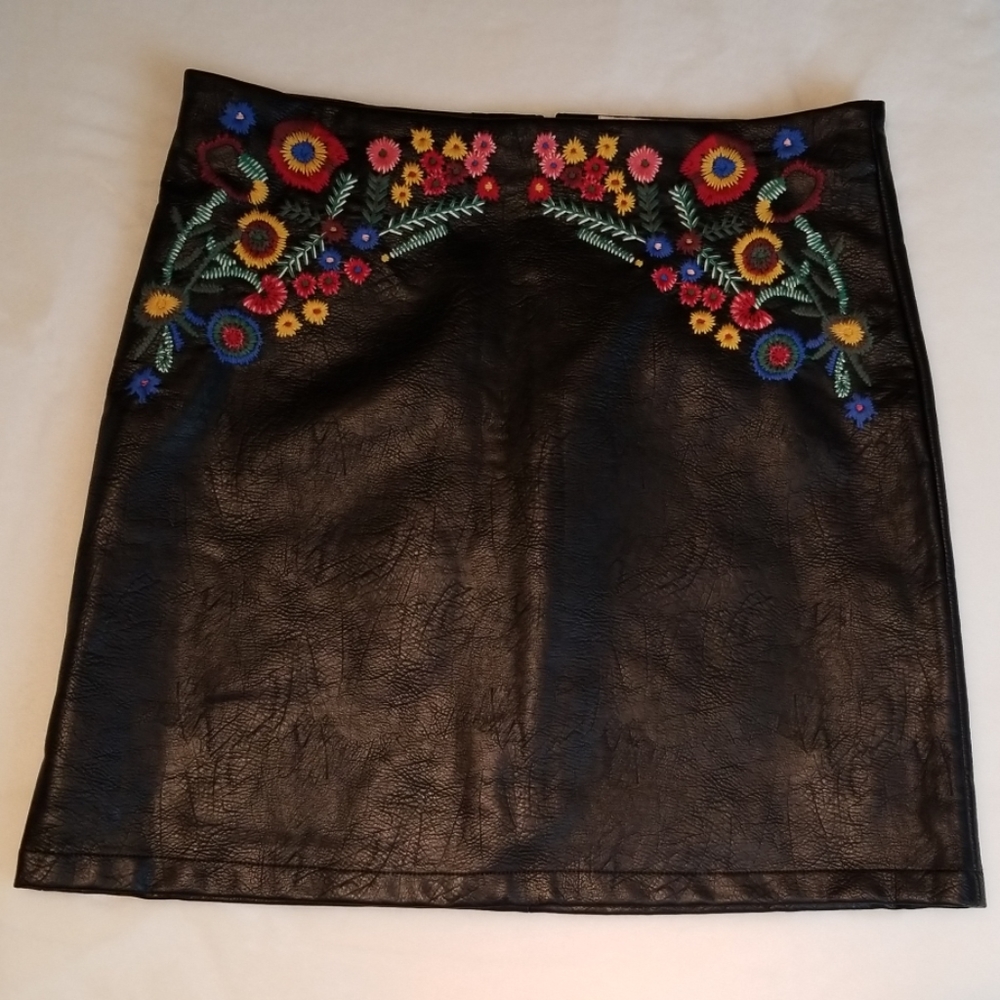 For The Republic Women's Sz 12 Embroidered Skirt